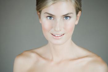 �齫��Ͳ�����Ƽ�����Ƶ��֣��һ����4��Υ�� ����Ů��ײ���г�����������...